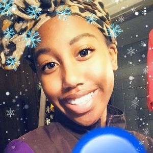 Meet your Posher, Amia